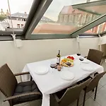 Penthouse With Terrace شقة *