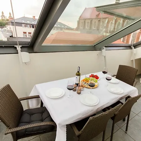 Penthouse With Terrace Apartmán *